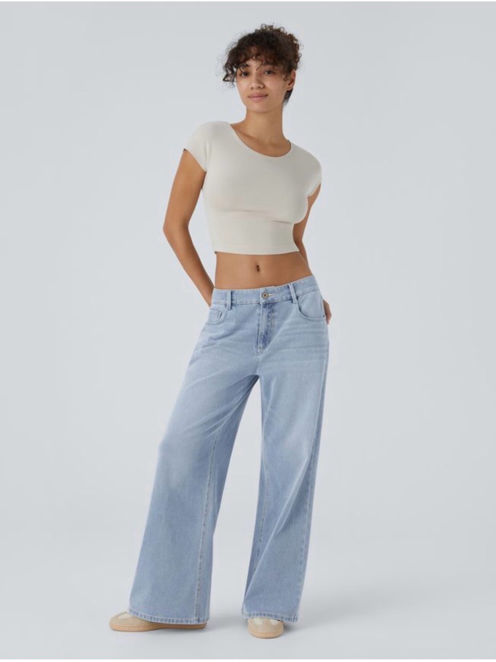 HALARA Light Wash Wide-Leg Jeans